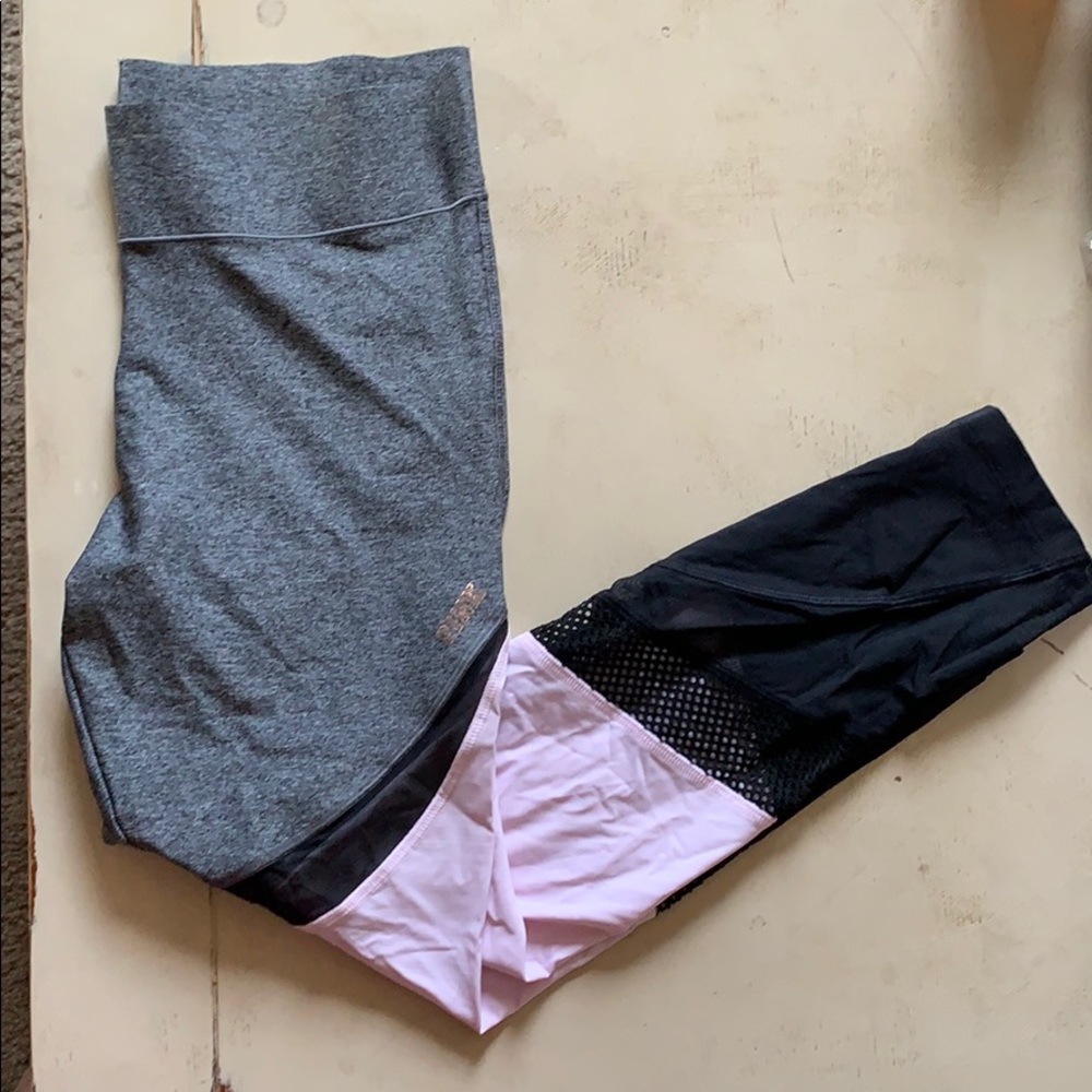 Victoria’s Secret PINK capri leggings